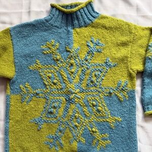 Vintage Express Tricot 100% Wool Blue and Green Snowflake Sweater Size Large